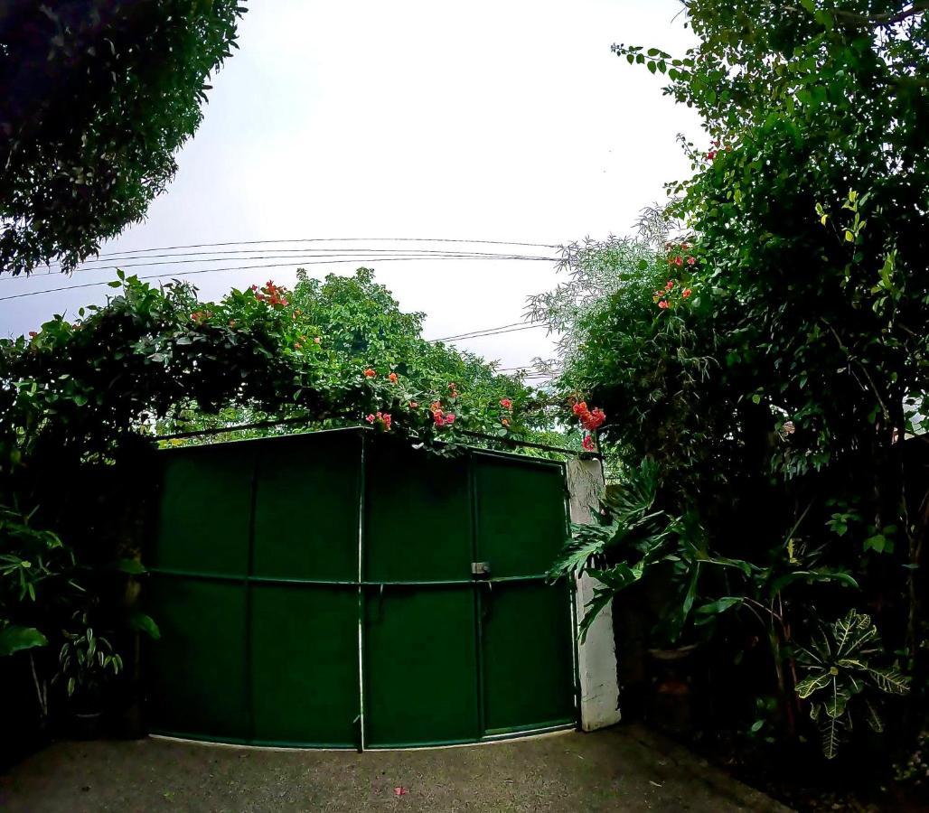 Auntie Gigi'S Place Tagaytay City Buitenkant foto